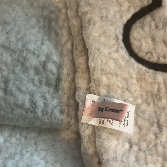 Juicy Couture scarf & hat - Picture 2 of 5